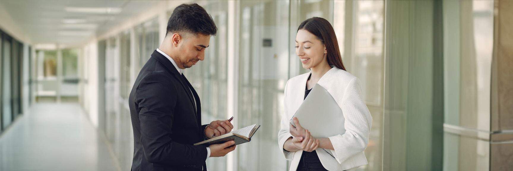 Profissionais da contabilidade fazendo networking